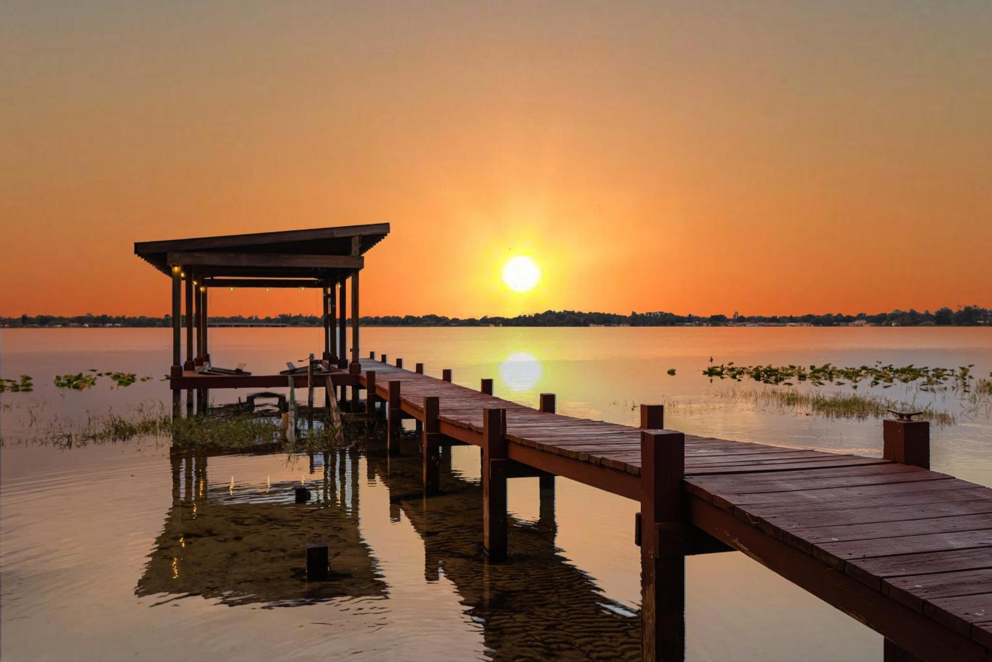 Spacious Lakefront House With Pool, Hottub, & Boating ออร์ลันโด ภายนอก รูปภาพ